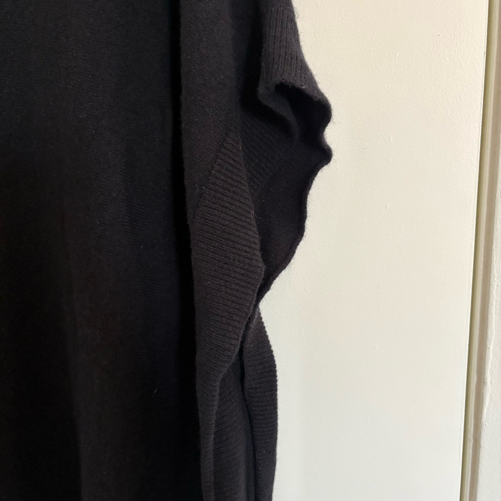 Nordstrom Black V-Neck Wool & Cashmere Poncho One Size Minimalist Color Block - Picture 5 of 6